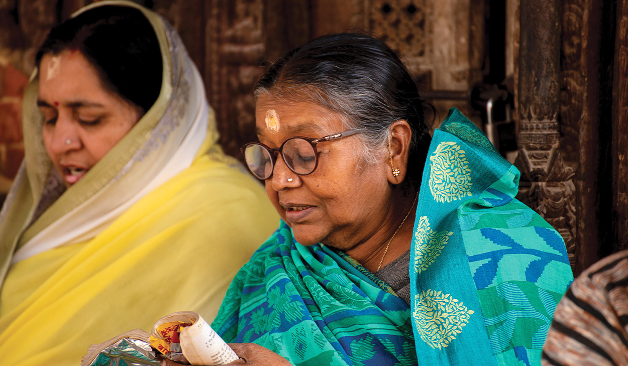 Women reading