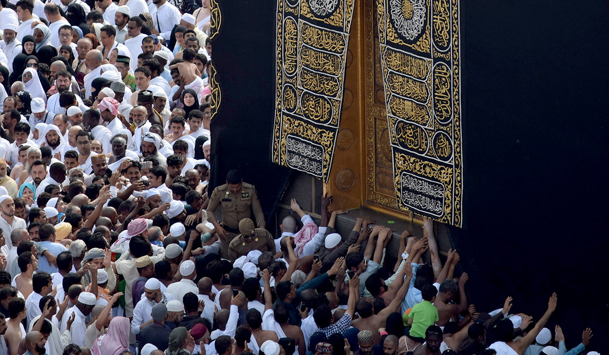 Muslims gathering at Mecca